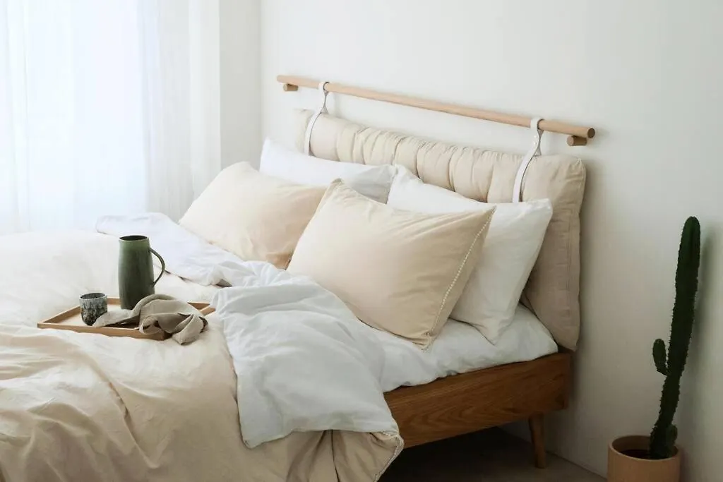 Apartment With A Garden In London, Dalston contacts
